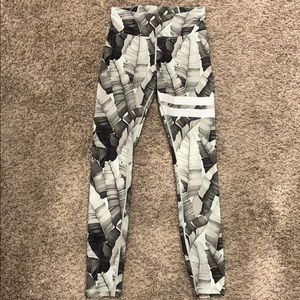 Stronger Label leggings